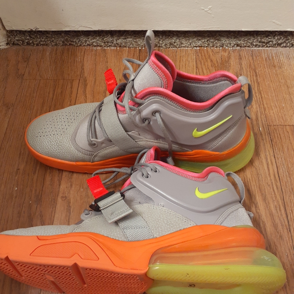 Nike Air 270
